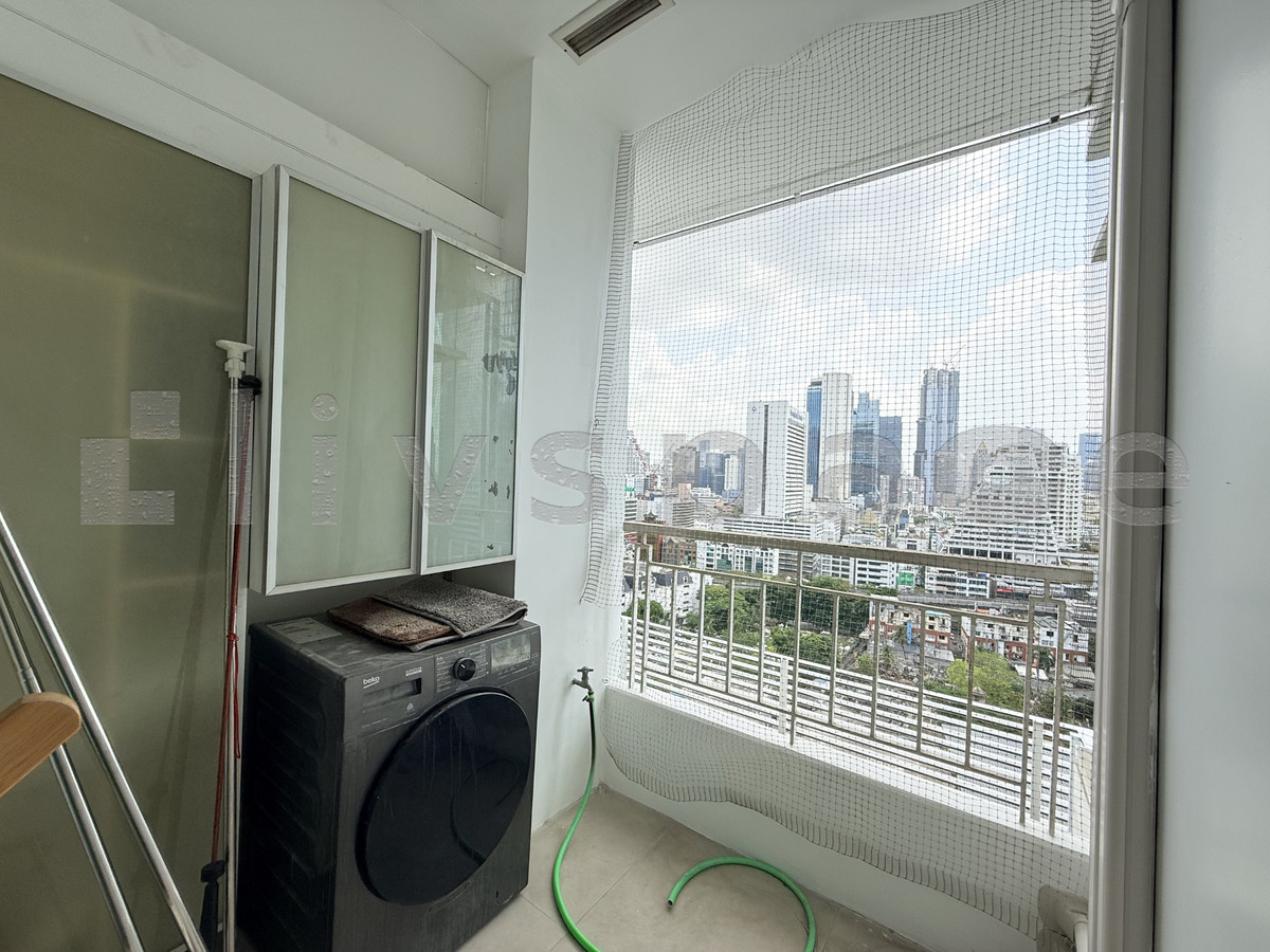 ให้เช่าคอนโดสาทร นราธิวาส : ▚ LI108ツ ให้เช่า: Ivy Sathorn 2BR 82.36sqm. 35K ✨ ห้องสวยตกแต่งบิ้วอินไม้ทั้งห้อง ครัวแยกขนาดใหญ่ ระเบียงกว้าง 🏙️