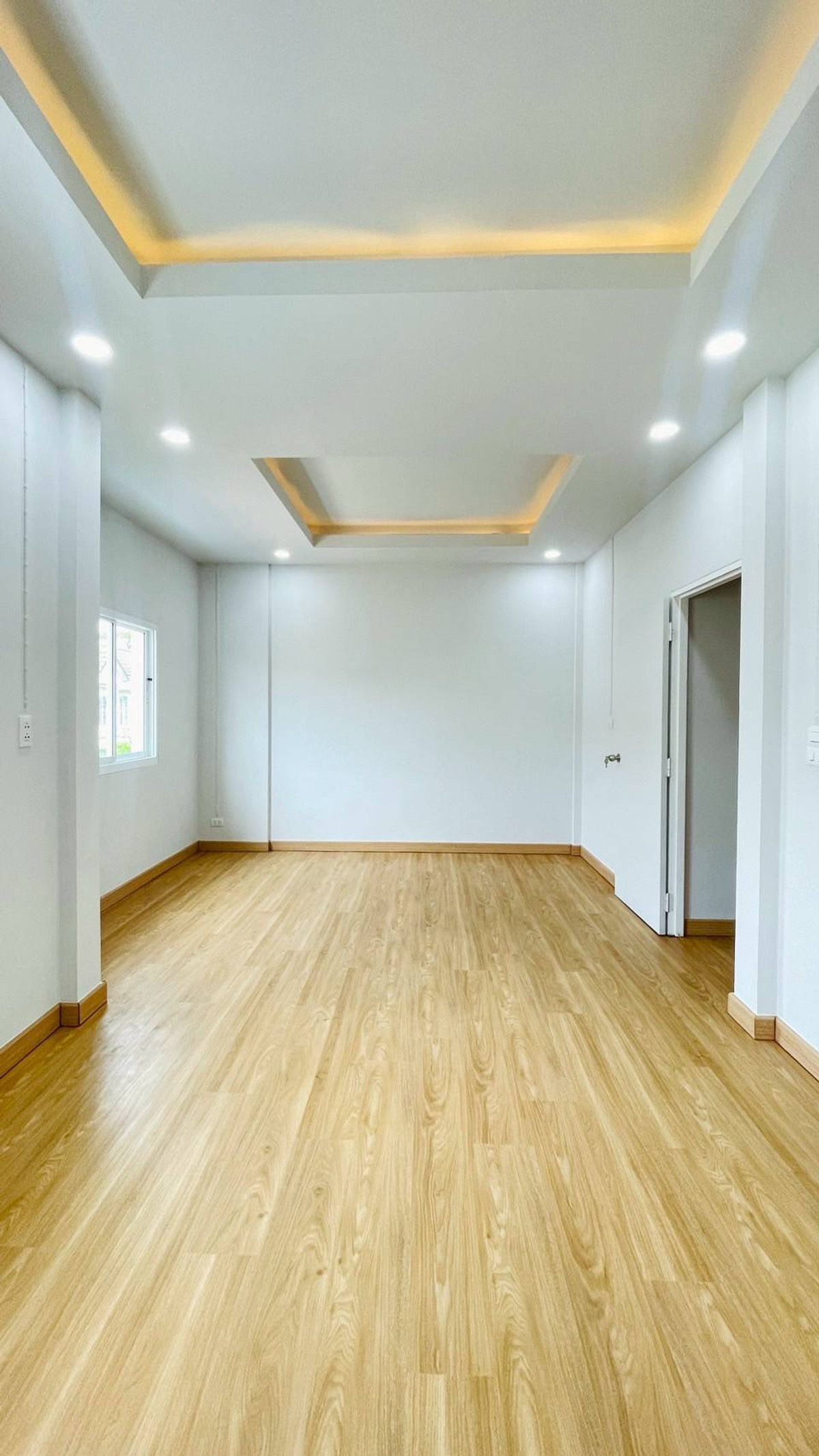 ขายทาวน์โฮมนนทบุรี บางใหญ่ บางบัวทอง : ขายทาวน์เฮาส์บุศรินทร์ L&H บ้านกล้วย-ไทรน้อย 20.5 ตร.ว. ใกล้ MRT คลองบางไผ่ ฟรีโอน