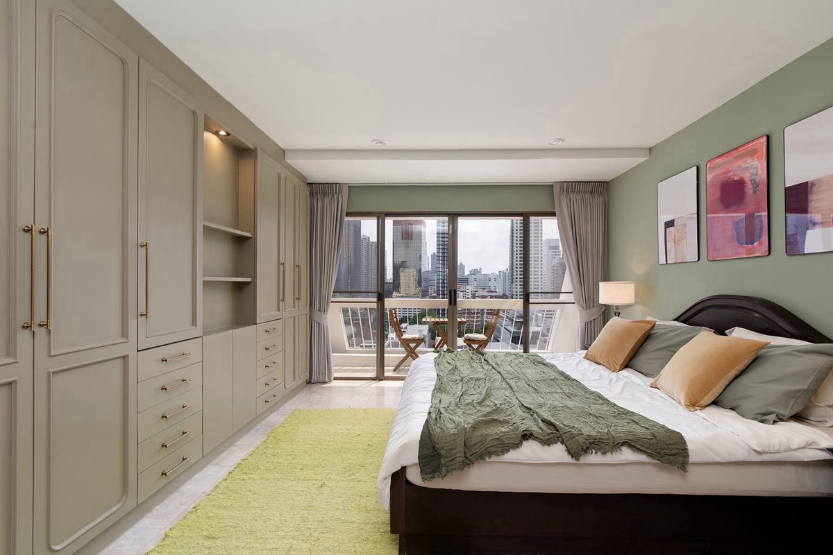 For RentCondoSukhumvit, Asoke, Thonglor : 3-Bedroom Condo for Rent Sukhumvit 15 Opposite NIST near BTS Asoke, Newly Renovated 150 sq.m. Family Unit