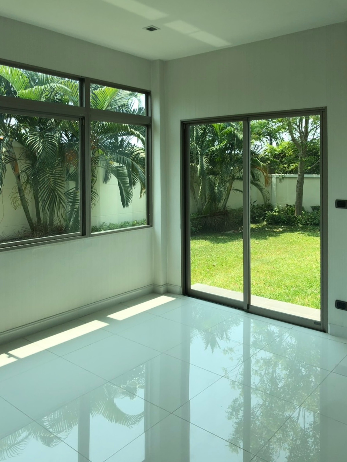 ขายบ้านลาดกระบัง สุวรรณภูมิ : เพอร์เฟค มาสเตอร์พีซ สุขุมวิท 77 / 5 ห้องนอน (ขาย), Perfect Masterpiece Sukhumvit 77 / 5 Bedrooms (FOR SALE) POON210