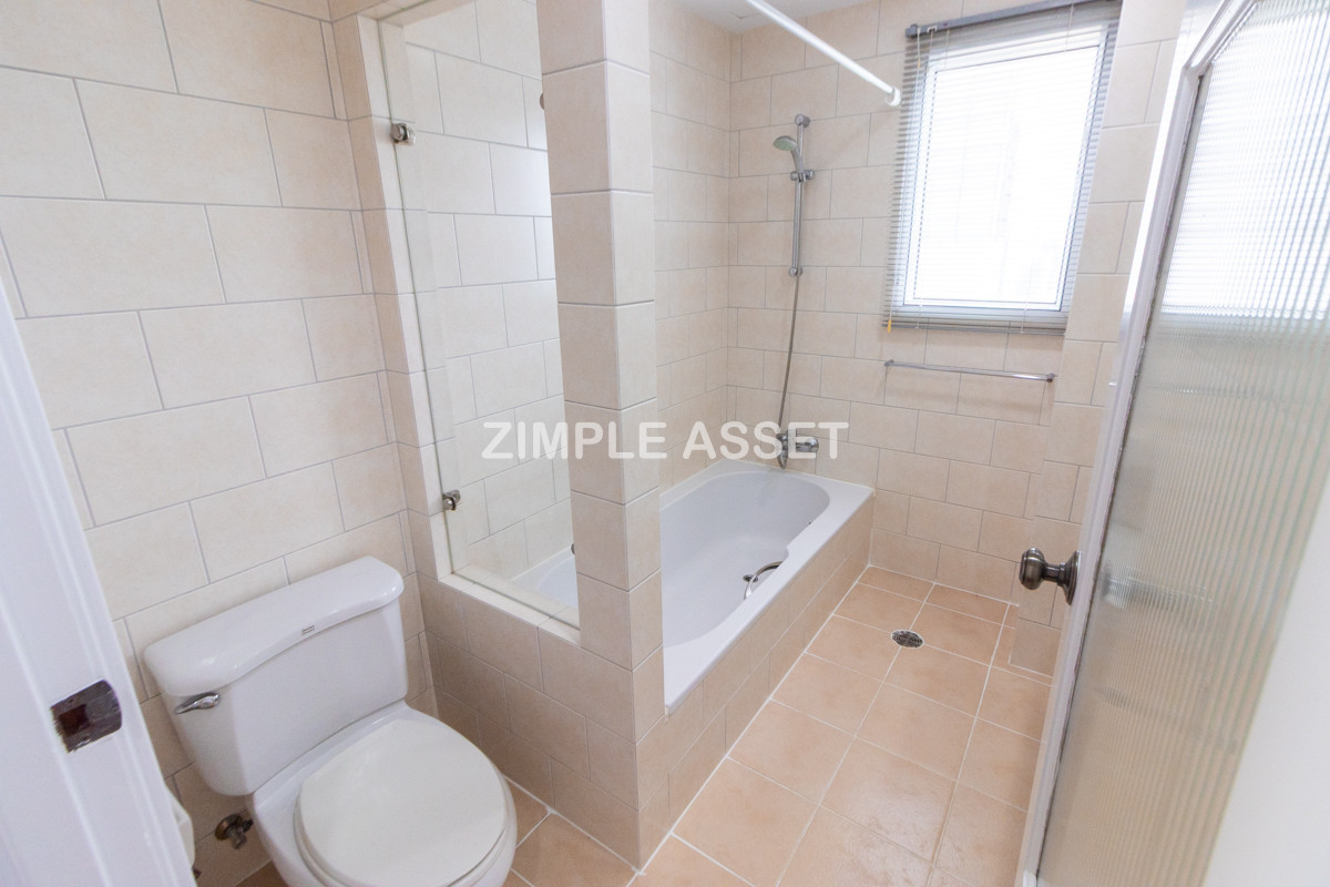 For RentSukhumvit, Asoke, Thonglor : Line ID: @zimple_asset  A luxurious residential in Sukhumvit 24. Fully furnished with complete facilities, offering a comfortable “home-like” atmosphere in a prime location with convenient access to BTS and shopping center. Pet friendly🐶