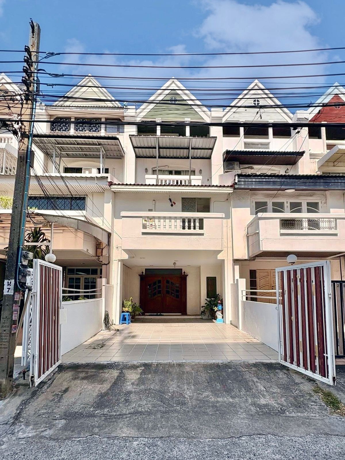 For SaleTownhomeSapankwai,Jatujak : 4-story Townhome Near SRT Red Line Wat Semian Nari / 4 Bedrooms (FOR SALE) BNS017