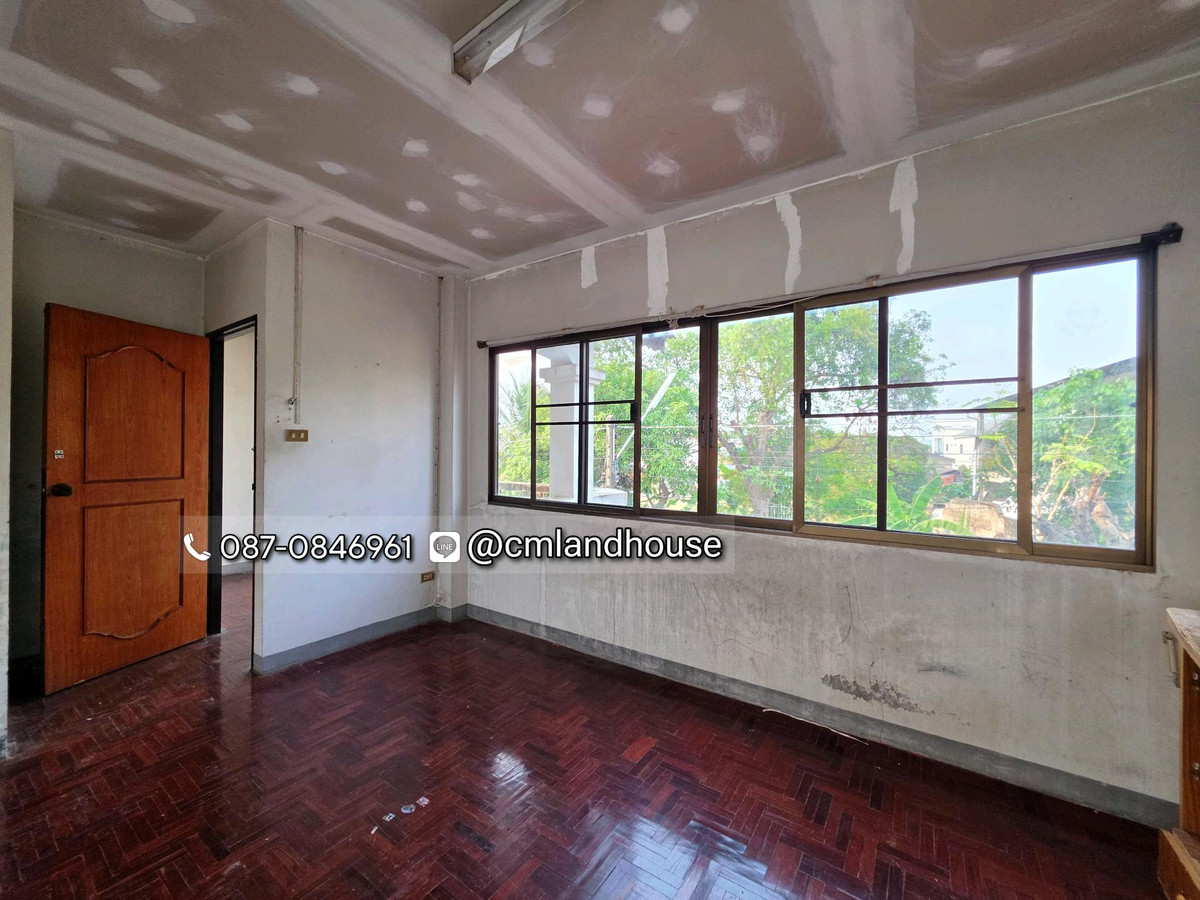 ขายบ้านเชียงใหม่ : ถูกกว่าคุ้มกว่าคอนโด! บ้านวรุณนิเวศน์ ต.แม่เหียะ อ.เมือง ใกล้แยกแม่เหียะ บิ๊กซี แม็คโคร IKEA 2 กม. ใกล้เซ็นทรัลแอร์พอร์ต 4 กม. ใกล้สนามบิน 5 กม. (ขายตามสภาพต้องปรับปรุง)