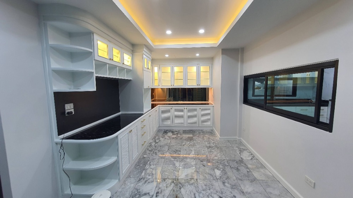 ให้เช่าบ้านโชคชัย4 ลาดพร้าว71 : บ้านเดี่ยว 2 ชั้น รีโนเวทใหม่ สไตล์โมเดิร์น ทำลเดี ให้เช่า ย่านลาดพร้าว-โชคชัย4 ใกล้โรงพยาบาลเปาโล โชคชัย 4 เพียง 2 กม.