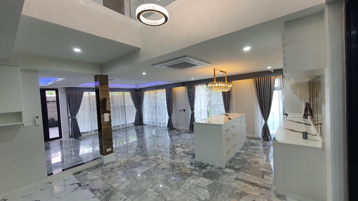 ให้เช่าบ้านโชคชัย4 ลาดพร้าว71 : บ้านเดี่ยว 2 ชั้น รีโนเวทใหม่ สไตล์โมเดิร์น ทำลเดี ให้เช่า ย่านลาดพร้าว-โชคชัย4 ใกล้โรงพยาบาลเปาโล โชคชัย 4 เพียง 2 กม.