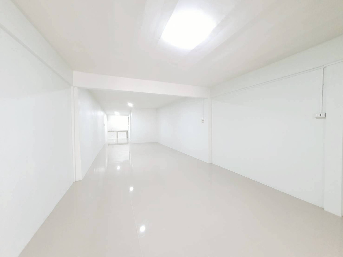 ขายทาวน์โฮมพระราม 5 ราชพฤกษ์ บางกรวย : 283AGKI ทาวน์เฮ้าส์งบไม่ถึง 2 ล้าน ทำเลราชพฤกษ์  บ้านไซซ์กำลังดี