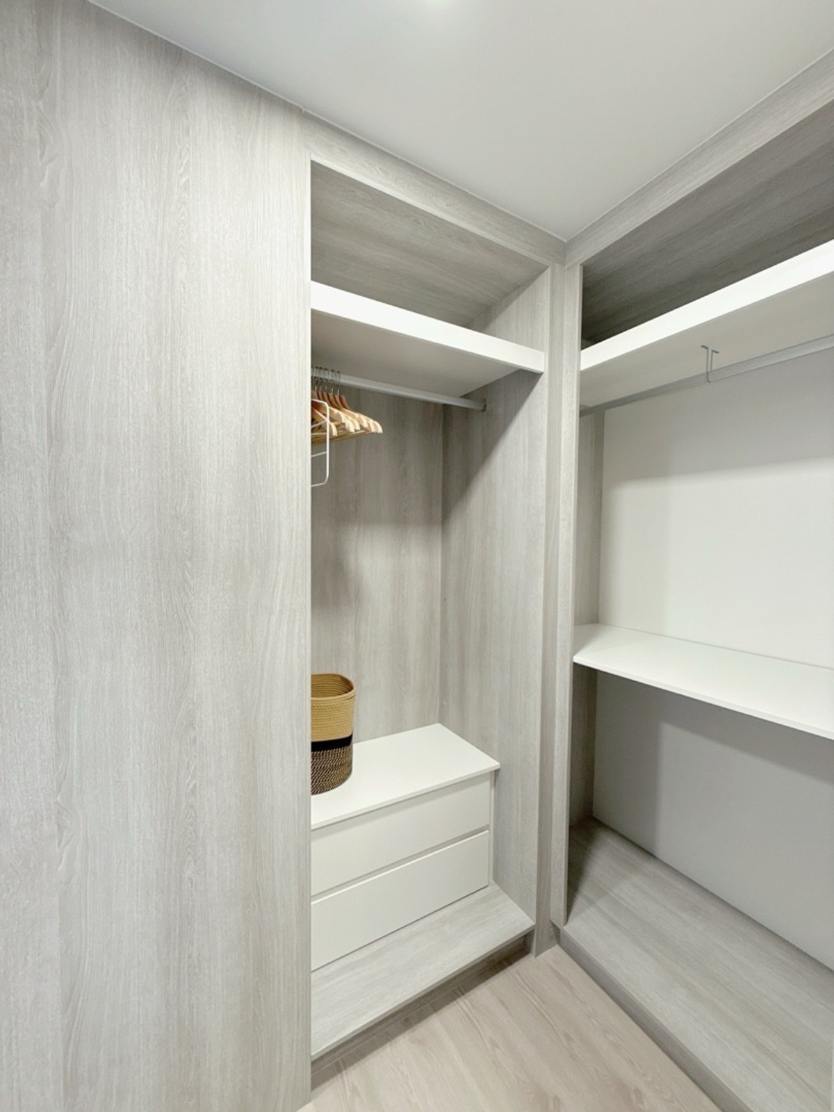 For SaleCondoKasetsart, Ratchayothin : 𝐂𝐎𝐁𝐄 Kaset Sripatum 𝐅𝐑𝐄𝐄 down payment 𝐎 baht, installments 𝟗,𝟓𝟎𝟎/month, new room from the project, best price.