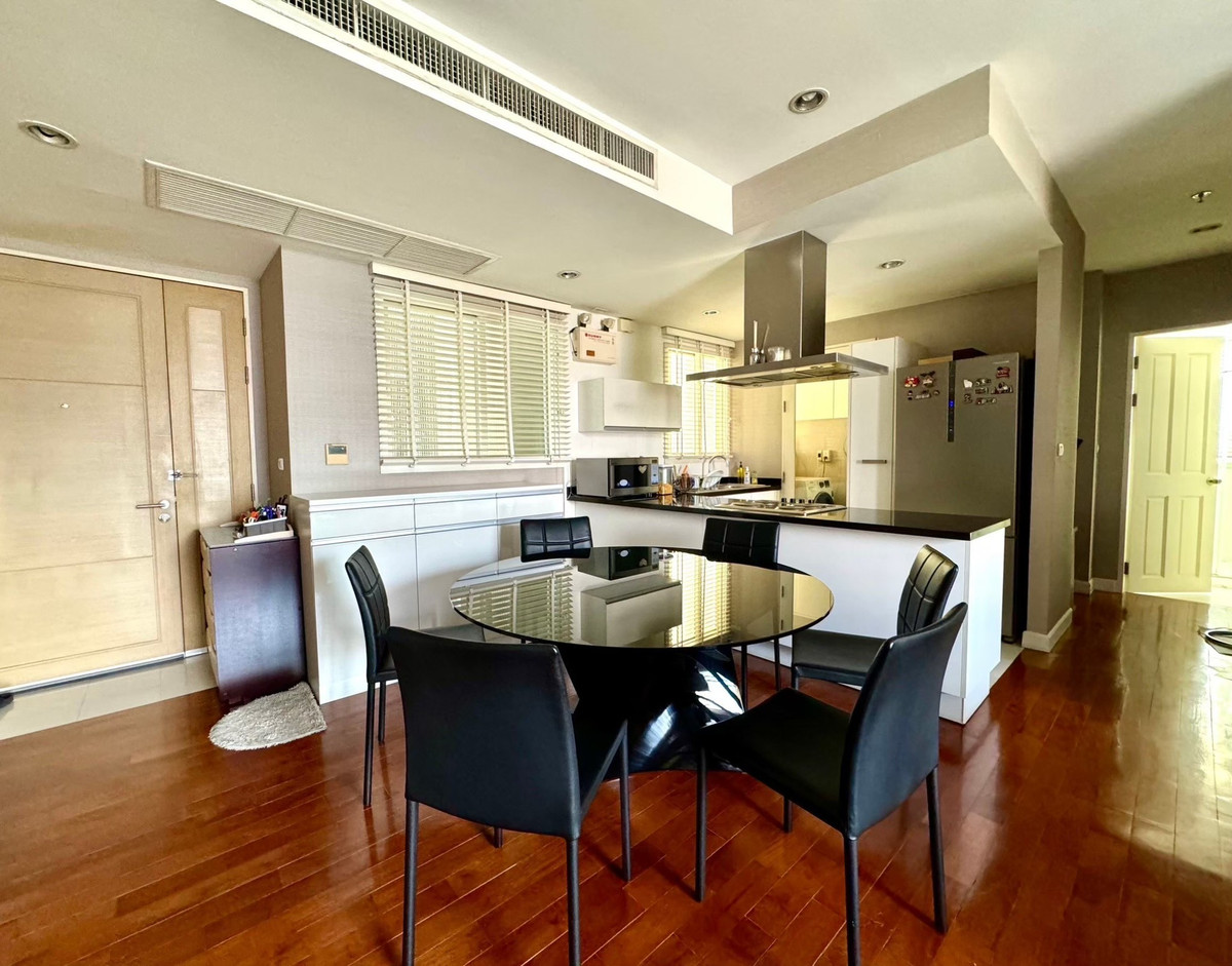 ให้เช่าคอนโดสุขุมวิท อโศก ทองหล่อ : ให้เช่าคอนโด บ้านสิริ 31 (Baan Siri 31) ใกล้ BTS พร้อมพงษ์ ใกล้ ห้างสรรพสินค้าชั้นนำ รายล้อมด้วยร้านอาหารชื่อดัง นานาชาติ ใกล้ EmQuartier และ EmSphere เพียง 600 เมตร