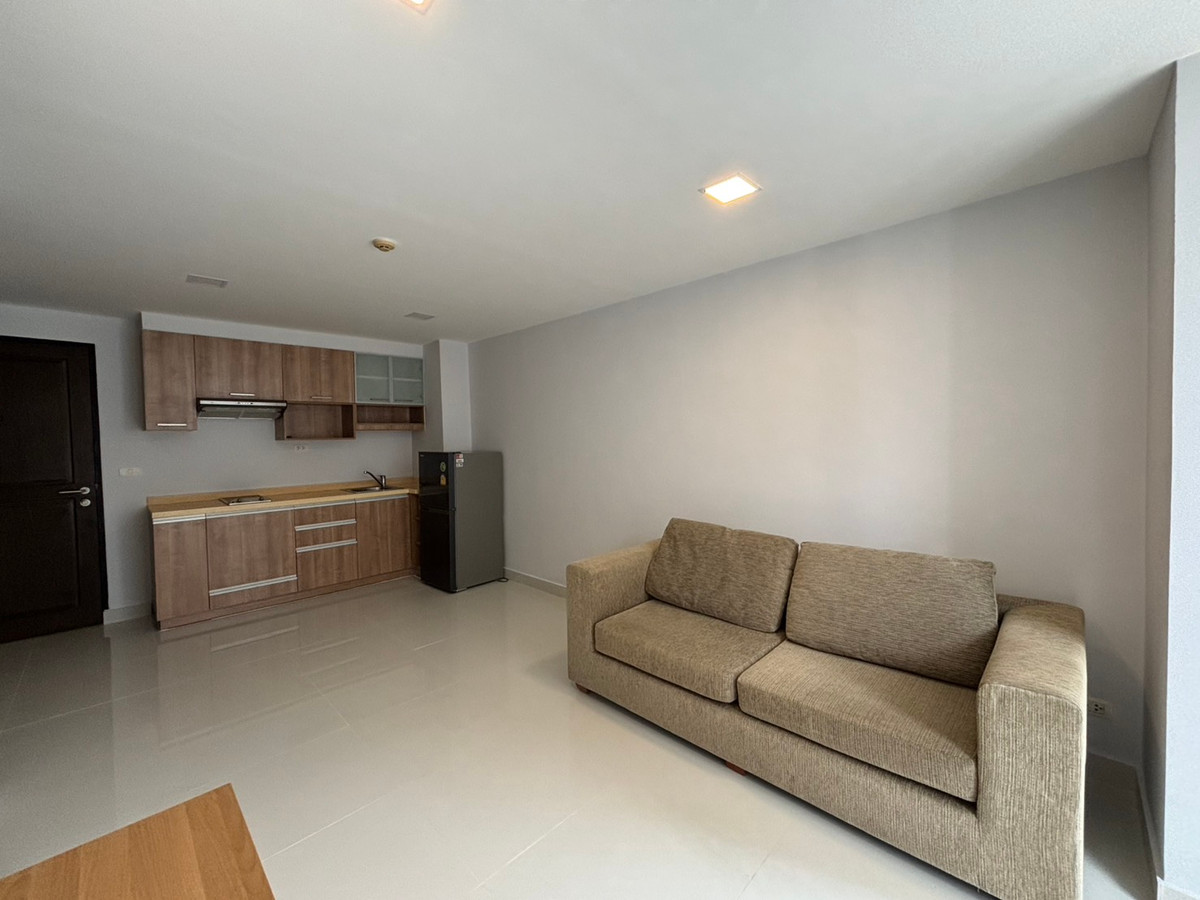 For RentCondoSukhumvit, Asoke, Thonglor : For rent: The Alcove 49, private, quiet, in the heart of Sukhumvit 49, large room, 1 bedroom, excellent condition, ready to move in.