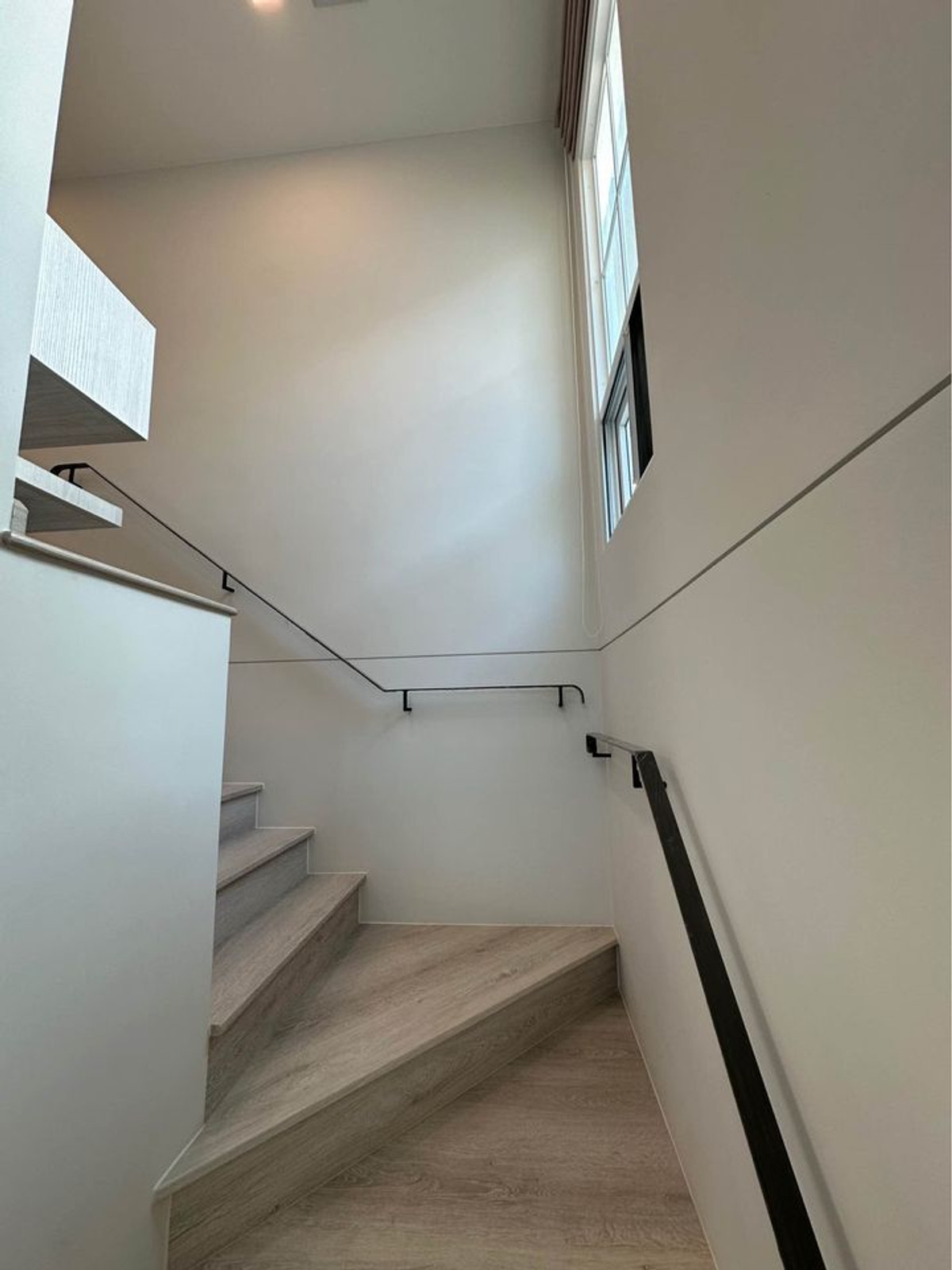 ให้เช่าบ้านบางนา แบริ่ง ลาซาล : ให้เช่า Villagio3 ศรีนครินทร์-บางนา  ( N1-1205 ) บ้านใหม่ทำเลดี ติดคลับเฮาส์ Villagio3 (New project) ตำแหน่งบ้านติดโซนใกล้ส่วนกลางในโครงการ , ทำเลสวย 