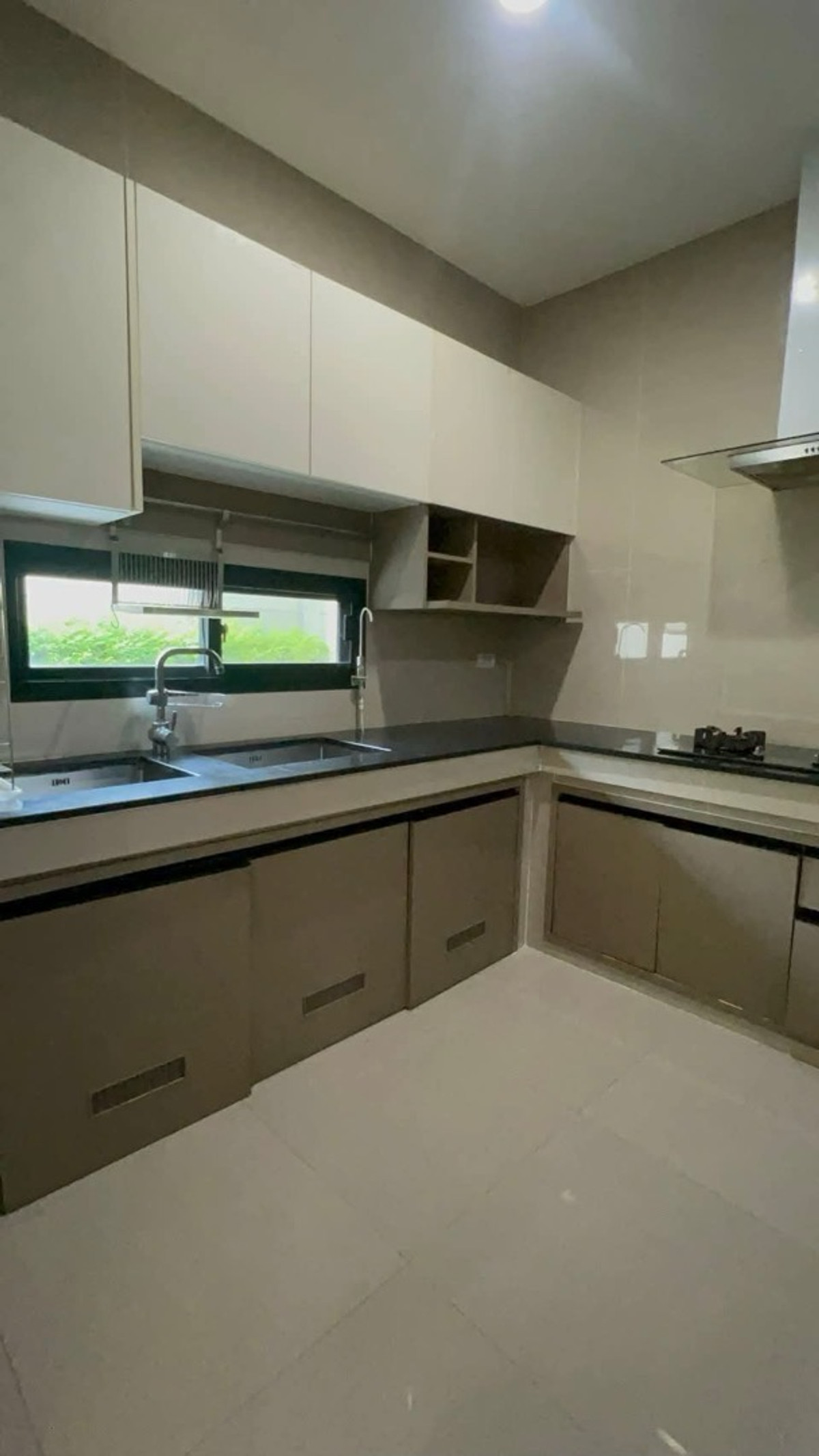 ให้เช่าบ้านปิ่นเกล้า จรัญสนิทวงศ์ : 🏡 ปล่อยเช่าบ้านเดี่ยว โครงการเศรษฐสิริ จรัญ–ปิ่นเกล้า
ทำเลดี ใกล้โรงพยาบาลศิริราช บนถนนเลียบรถไฟตลิ่งชัน เดินทางสะดวก