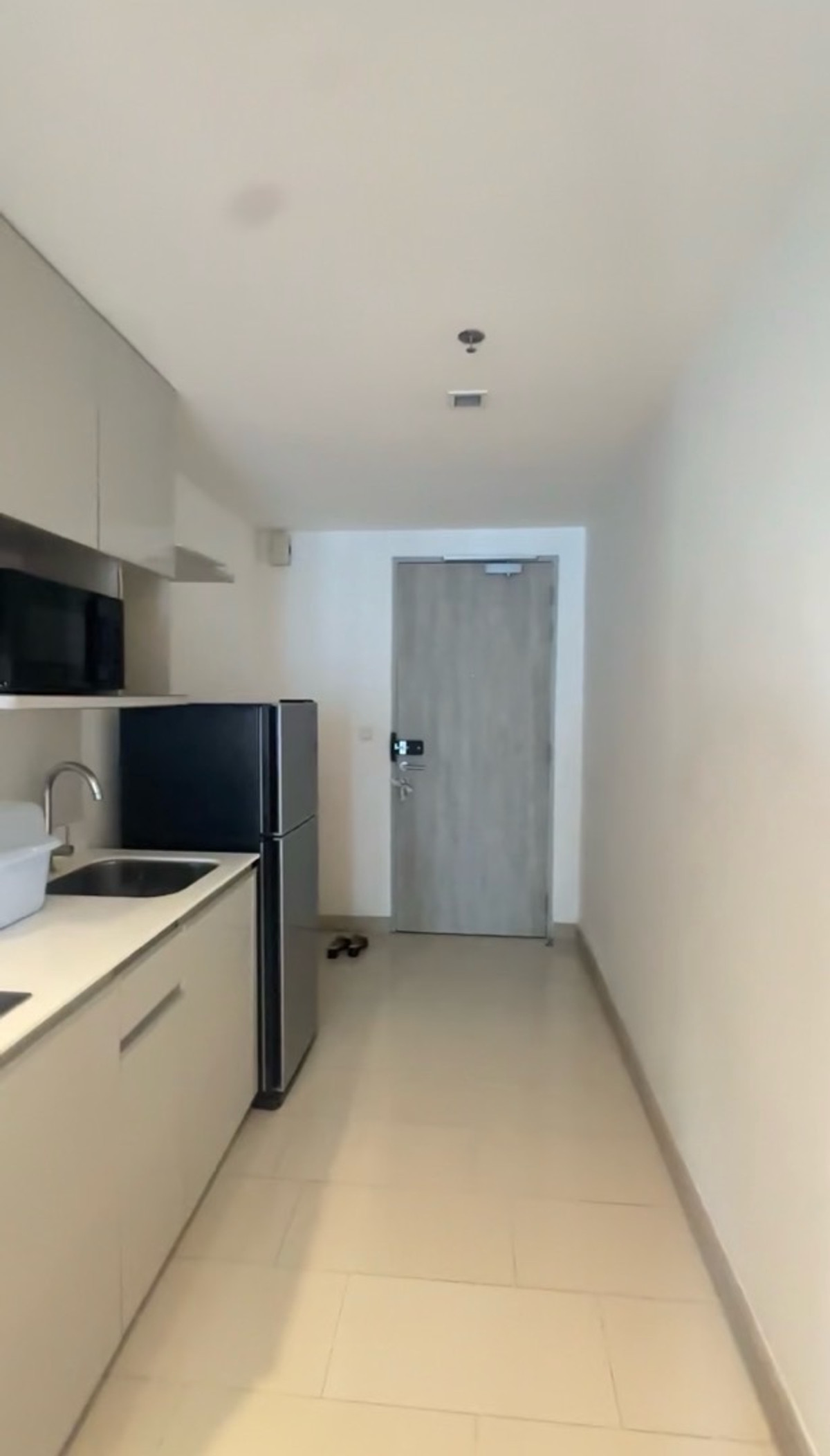 ให้เช่าคอนโดพระราม 9 เพชรบุรีตัดใหม่ RCA : ด่วน ‼️ Ideo mobi rama9 ‼️ห้องใหญ่ 57ตรม. 
2bed 2bath 28,000/เดือน พร้อมเข้าอยู่ 
เดินไป mrt rama9 ได้เลย ✨