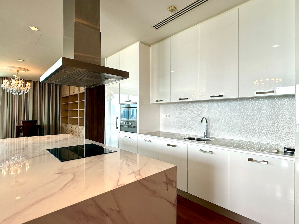 ให้เช่าคอนโดวิทยุ ชิดลม หลังสวน : คอนโด 4 ห้องนอน พื้นที่กว้างขวาง อยู่ใกล้สยามสแคว