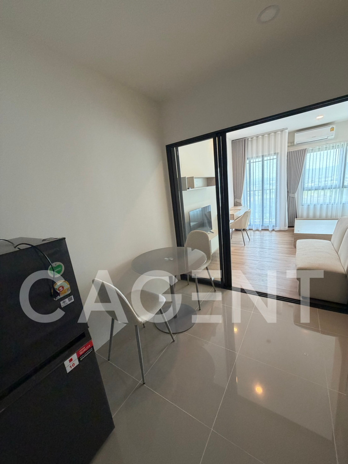 For RentCondoKoh Samui, Surat Thani : For rent: Escent Ville Surat Thani project, next to Central Surat Thani. Ready to move in, new project, high-rise building.
