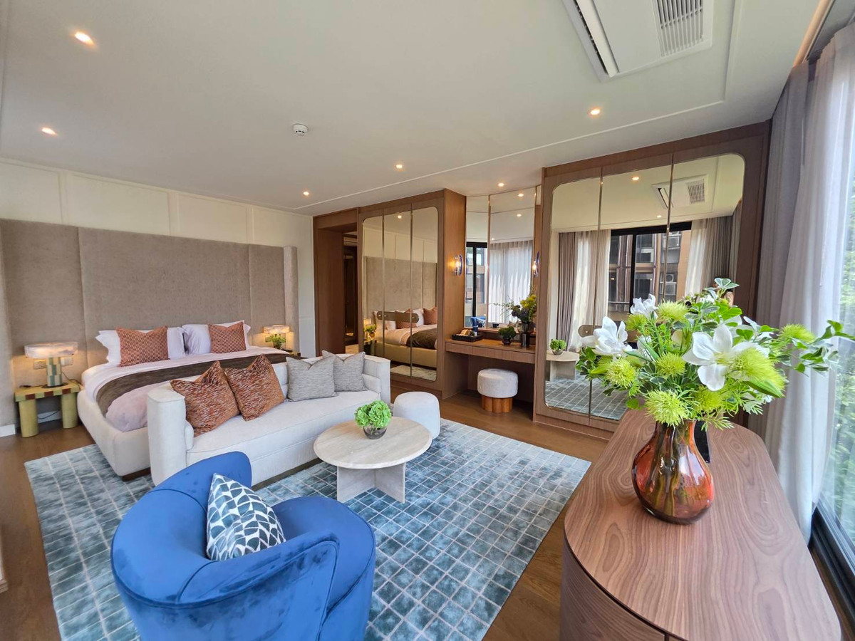 For SaleCondoSukhumvit, Asoke, Thonglor : Via 34 (Sukhumvit 34): 3bed 3bath 146.25sqm. from 40 million corner unit Am: 0656199198