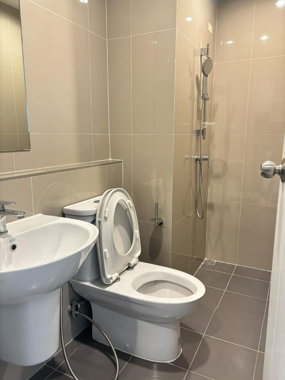 ให้เช่าคอนโดรามคำแหง หัวหมาก : ✅ TTH162 ✅ Line : @p2nproperty 