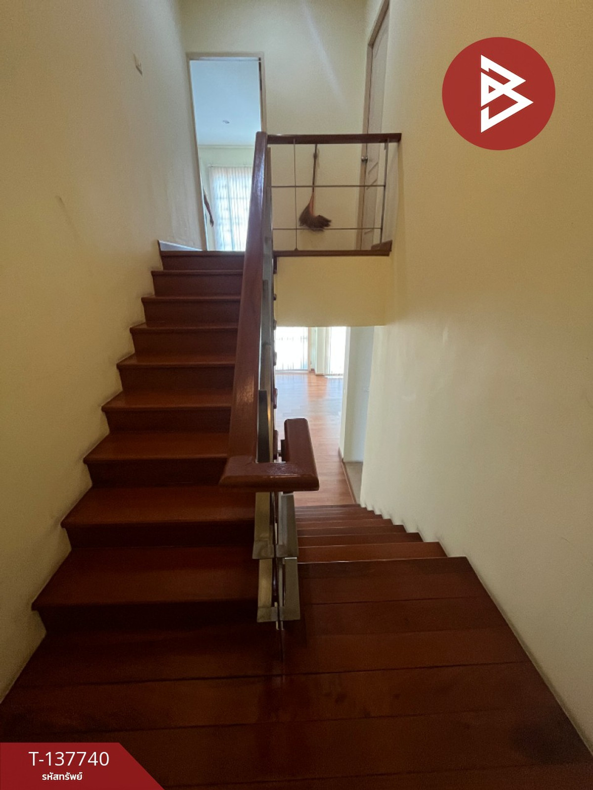 For SaleTownhomeSamut Prakan,Samrong : Townhouse for sale, 3 floors, area 32 sq m, Theparak, Samut Prakan.