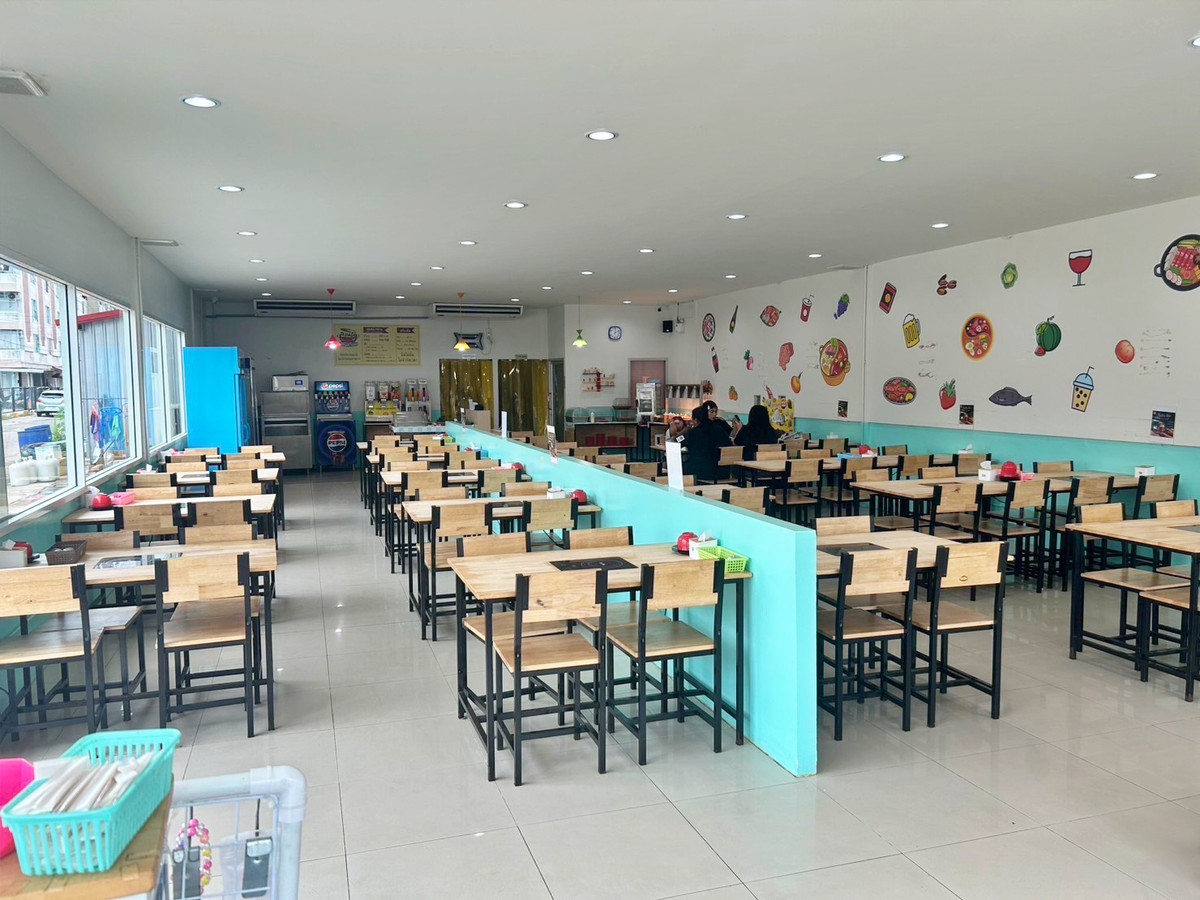 For LeaseholdRetail SpaceMahachai Samut Sakhon : Shabu shop for rent with Samut Sakhon brand, near Lotus, lots of parking, surrounding is a community.