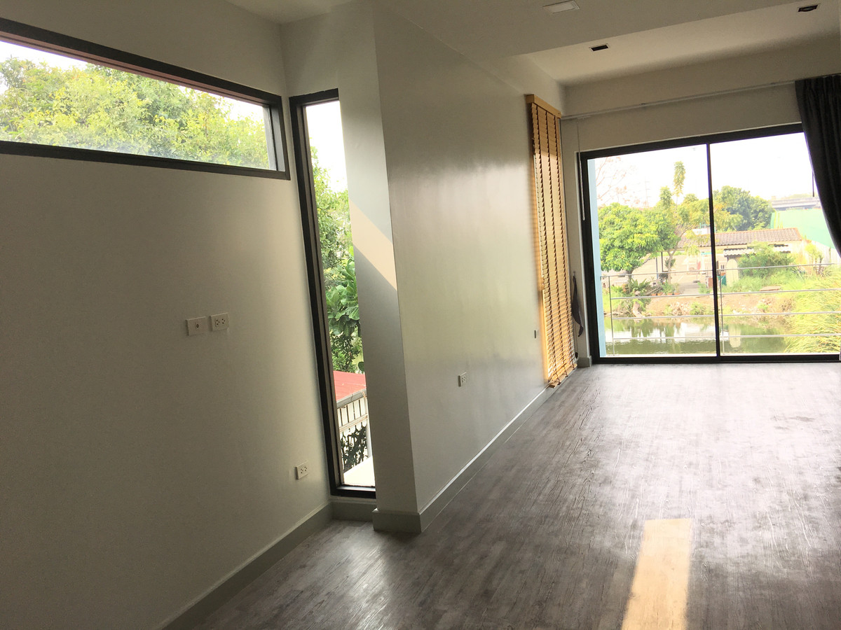 For SaleHouseKaset Nawamin,Ladplakao : Maneeya Village / 2 bedrooms (sold with tenant), Maneeya Village / 2 Bedrooms (FOR SALE) MNT006