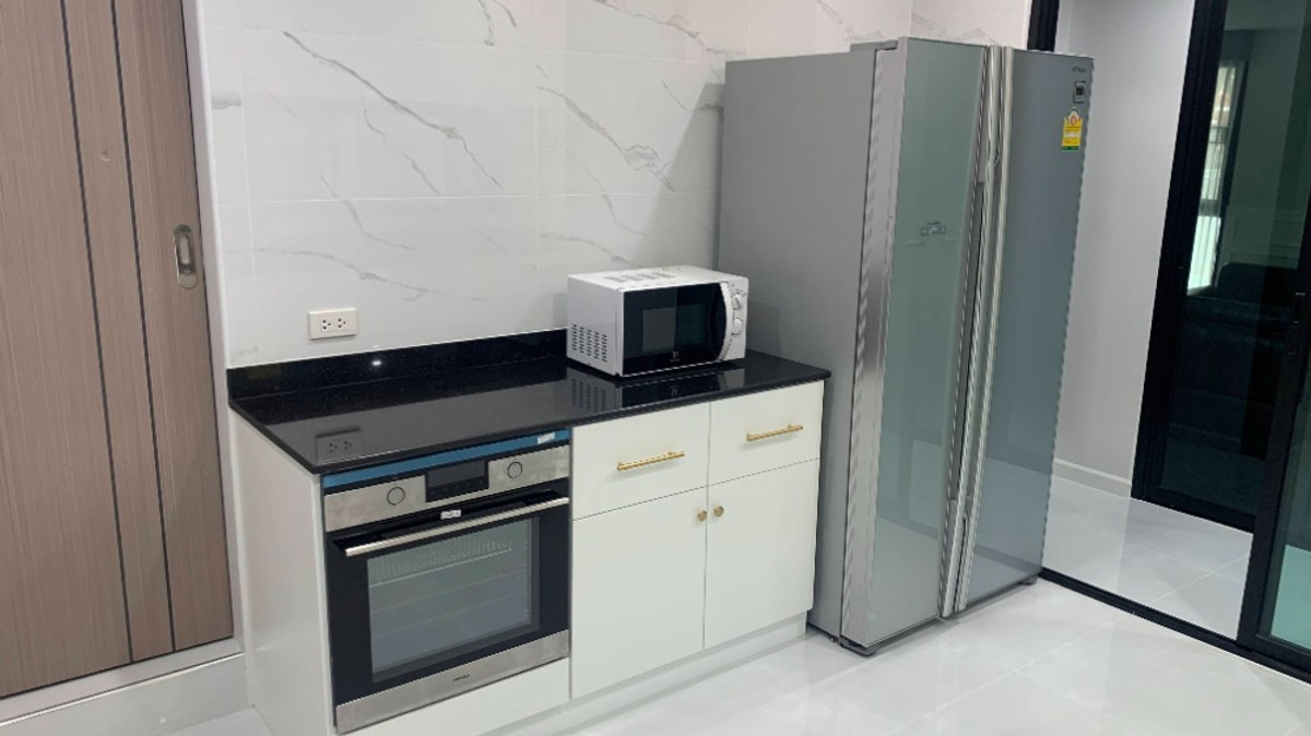 ให้เช่าบ้านโชคชัย4 ลาดพร้าว71 : บ้านเดี่ยว 2 ชั้น รีโนเวทใหม่ สไตล์โมเดิร์น ทำลเดี ให้เช่า ย่านลาดพร้าว-โชคชัย4 ใกล้โรงพยาบาลเปาโล โชคชัย 4 เพียง 2 กม.