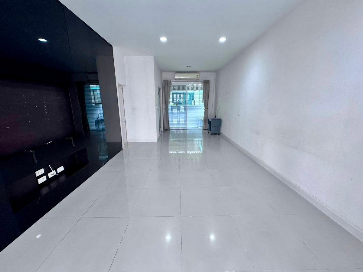 For SaleTownhomePattanakan, Srinakarin : Baan Klang Muang S-Sense Srinakarin / 3 bedrooms (for sale), Baan Klang Muang S-Sense Srinakarin /3 Bedrooms (FOR SALE) GNG055