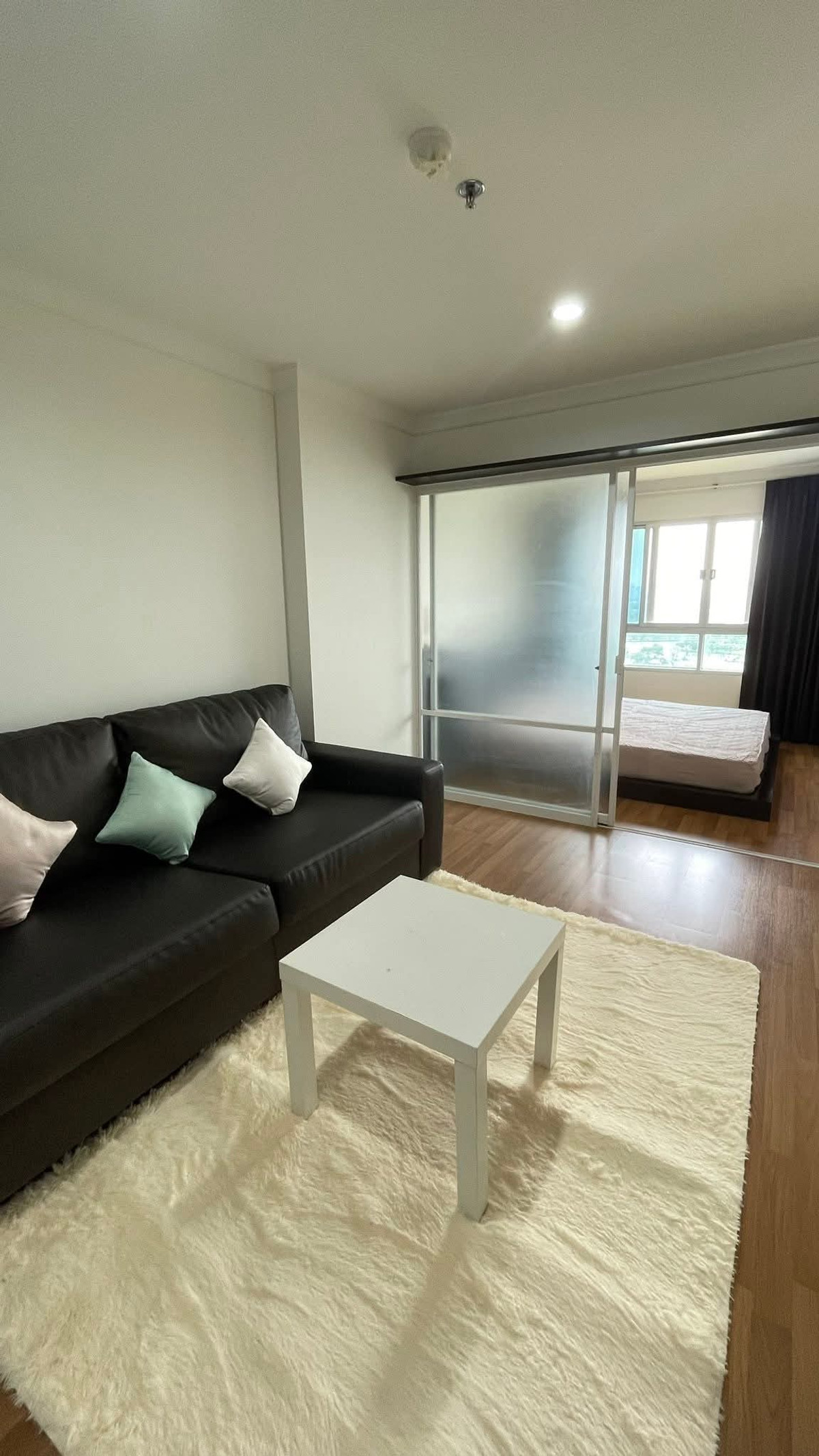 ให้เช่าคอนโดพระราม 9 เพชรบุรีตัดใหม่ RCA : ให้เช่าคอนโด Lumpini Place Rama 9 พระราม 9 ด่วน! เฟอร์ครบ พร้อมอยู่