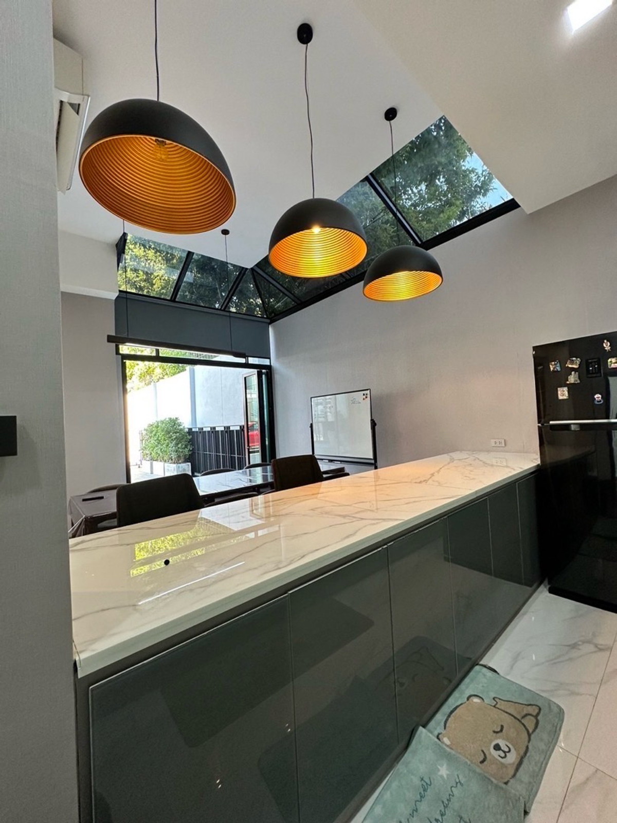 ให้เช่าทาวน์โฮมนวมินทร์ รามอินทรา : ปล่อยเช่า ทาวน์โฮมหรู ซอยรามอินทรา 62 พร้อมเฟอร์นิเจอร์ สามารถเลี้ยงสัตว์ได้