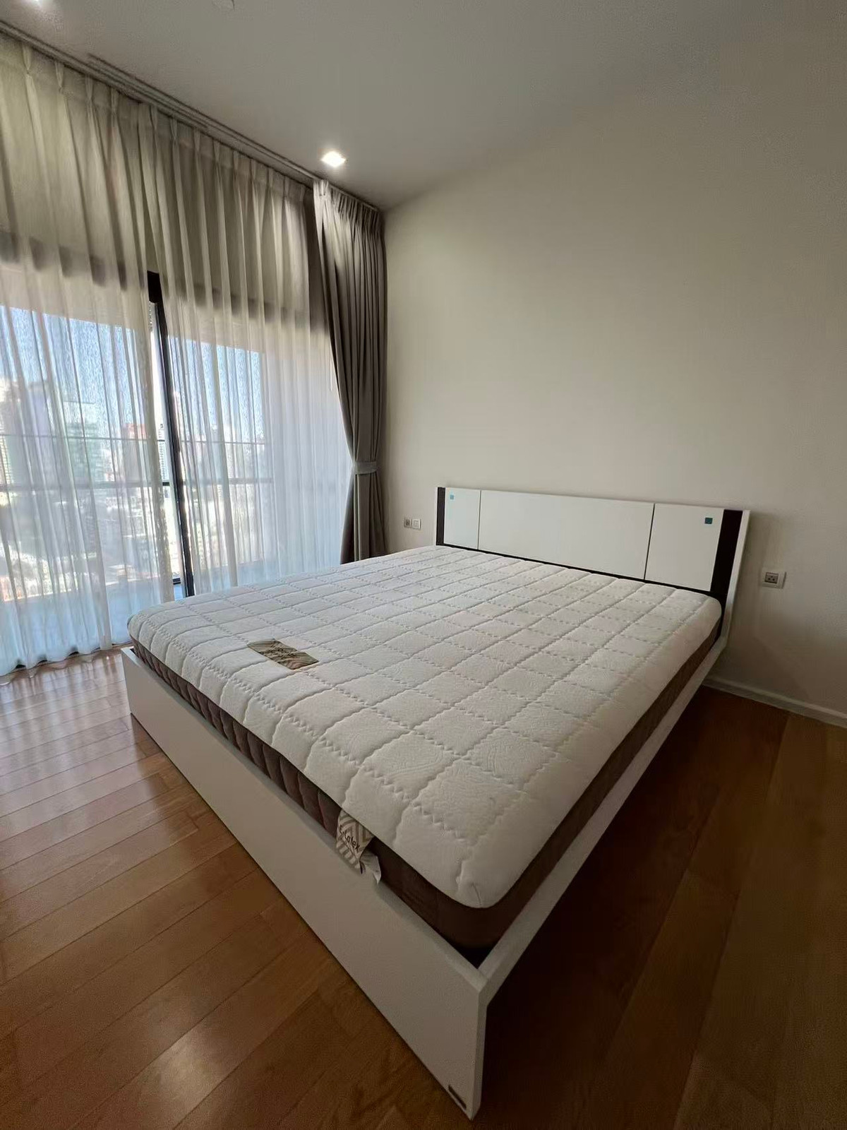 ให้เช่าคอนโดพระราม 9 เพชรบุรีตัดใหม่ RCA : ⚡️Best price Size big⚡️Circle living Prototype 💫 58 Sqm กว้างมาก 28,000 เท่านั้น สนใจติดต่อพัตเตอร์ 0928895628 🔥Line : plustor_ss