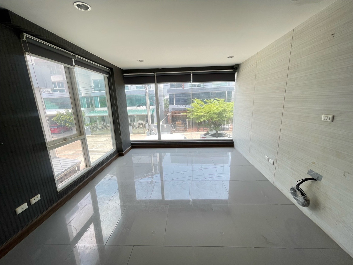 For RentHome OfficeSamut Prakan,Samrong : Premium Home Office for Rent: The Terminal Suvarnabhumi
The Ultimate Strategic Location for Logistics, Import-Export, and Modern Enterprises!