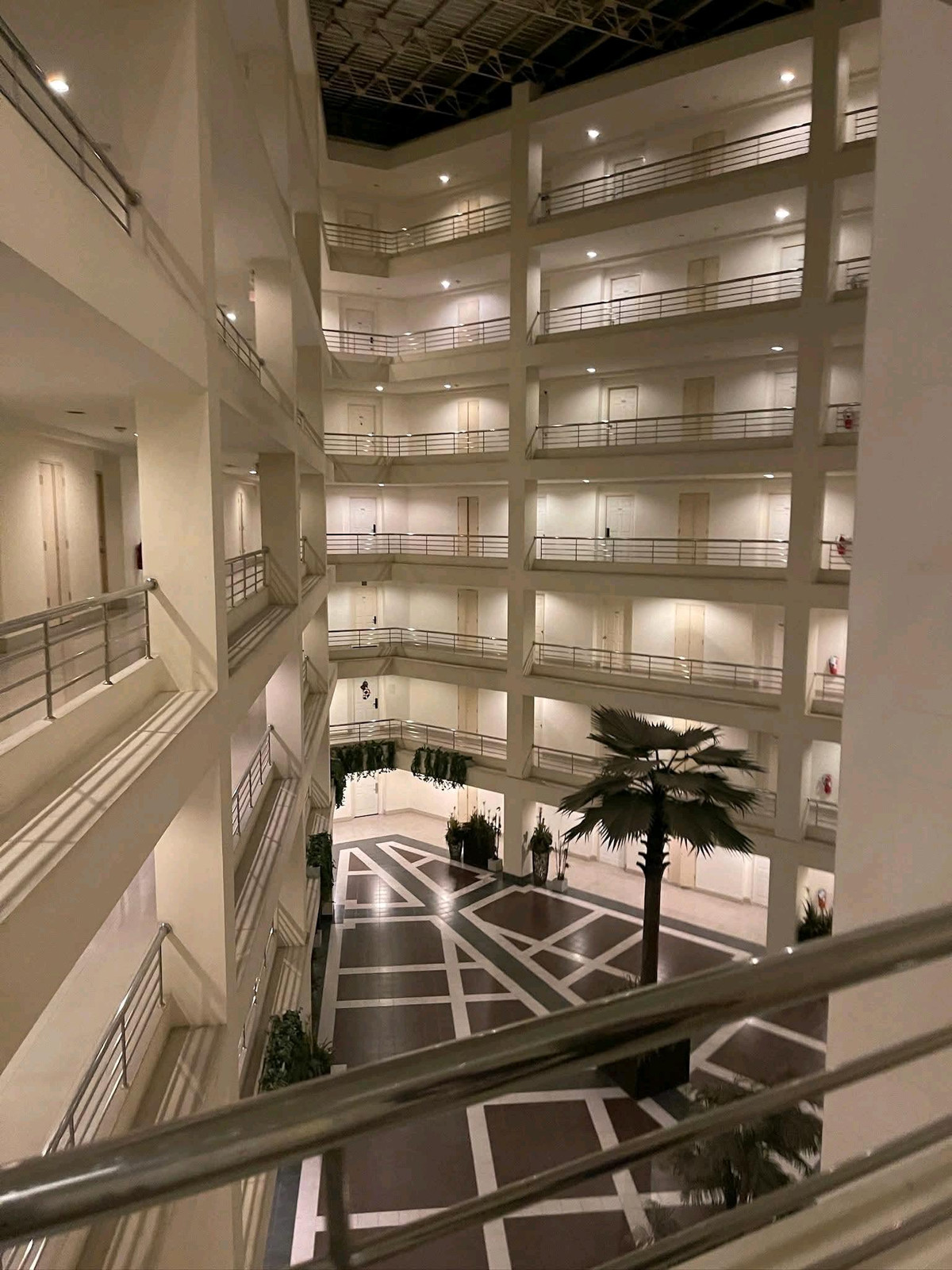 For RentCondoRama9, Petchburi, RCA : ✨ Beautiful room, prime location in the heart of the city, near MRT, ready to move in immediately!