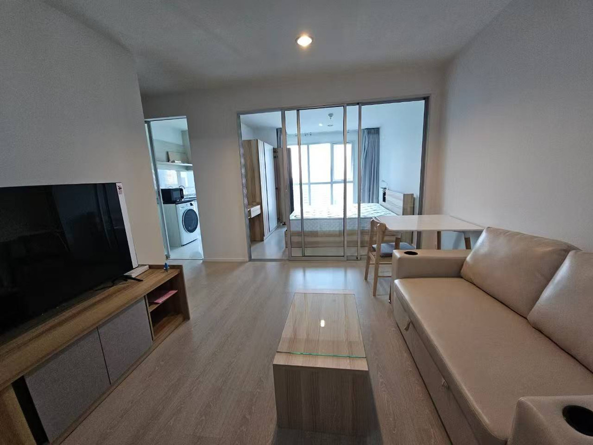 For RentCondoSathorn, Narathiwat : For rent, Rhythm Sathorn Narathiwat, north side, beautiful view, 38 sq m, 18,000, no negotiation, minimum 1 year, contact Line ID jubilojoy1, ready to move in 15 April.