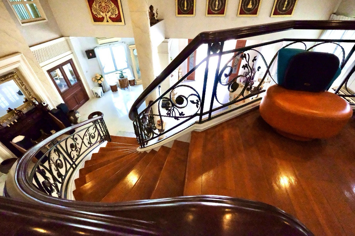 ขายบ้านปิ่นเกล้า จรัญสนิทวงศ์ : ✨คฤหาสน์ส่วนตัว บนพื้นที่1ไร่1งาน2ตร.ว. กรุงเทพ ตลิ่งชัน หมู่บ้าน กฤษดานคร14 (Luxury House Krissadanakorn14)