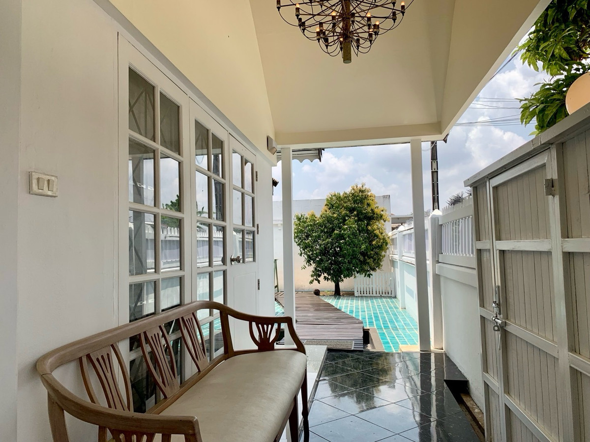 ให้เช่าบ้านพัฒนาการ ศรีนครินทร์ : RH034226 Detached house 3-beds for rent at Krung Thep Kritha area close to Airport Link Ban Thap Chang