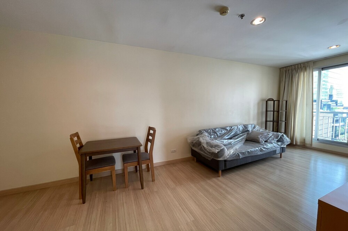 ให้เช่าคอนโดสาทร นราธิวาส : 🔥 เช่าด่วน !! Life @ Sathorn 10, มีอ่างอาบน้ำ / มีเครื่องซักผ้า+อบได้ !! 2 ห้องนอน, 2 ห้องน้ำ, ทำเลดี, ชั้นสูง !!🔥Code C20221200713 แต่งครบ, พร้อมเข้าอยู่📣📣