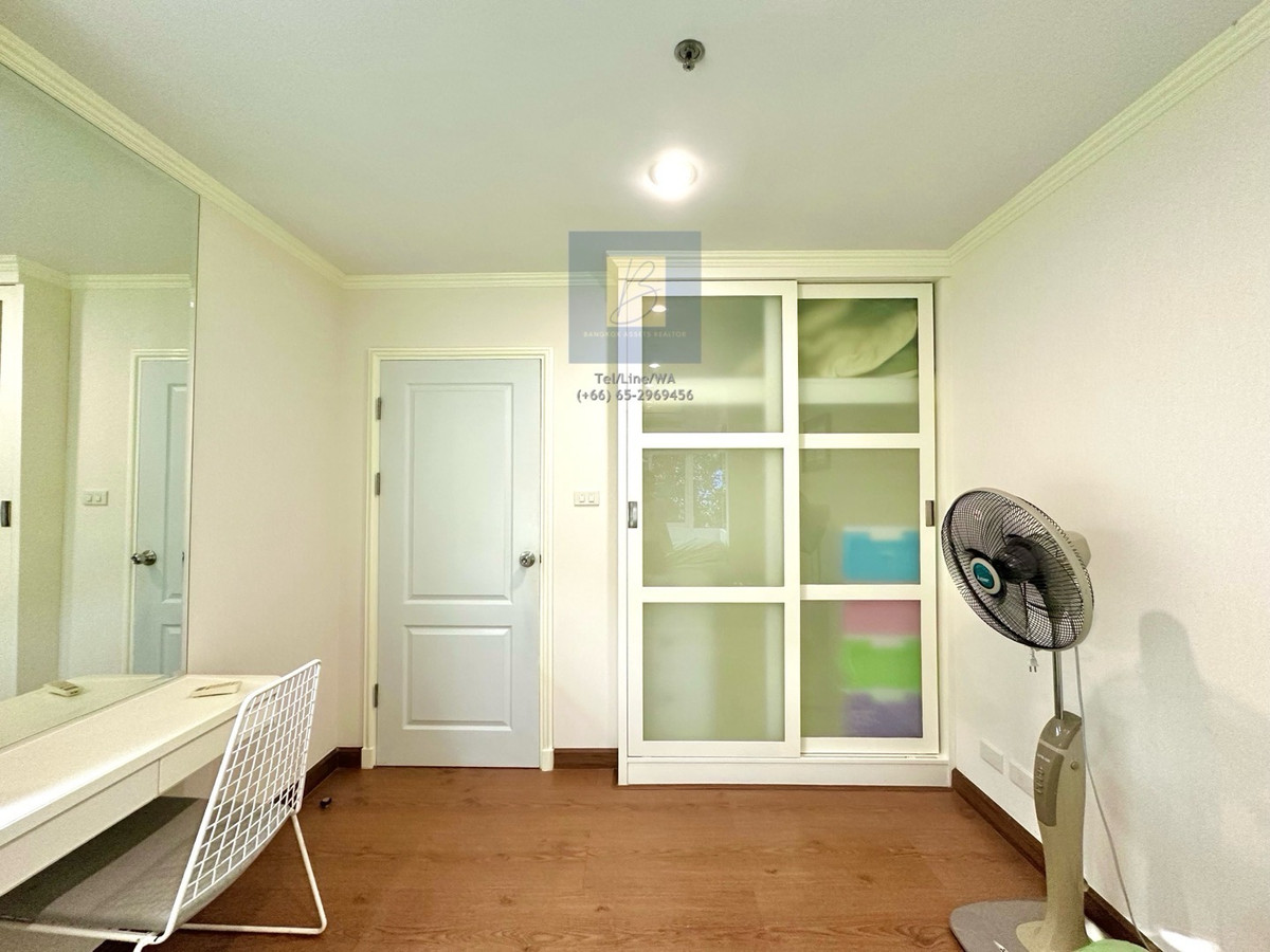 For RentCondoOnnut, Udomsuk : A low rise condo located only 350 meters from BTS Onnut station. Highly convenient. 