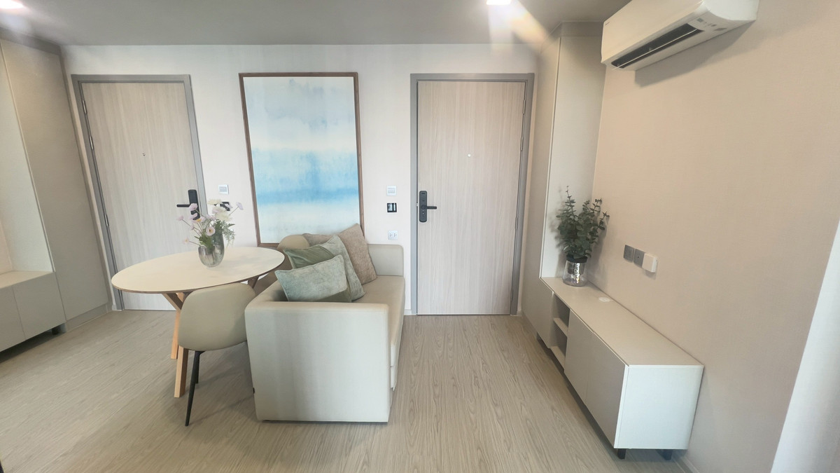 ขายคอนโดอ่อนนุช อุดมสุข : ขายห้อง Combine วิวสระ Olympic หนึ่งเดียวที่ Atmoz Oasis อ่อนนุช  ขนาดใหญ่ 55.52 ตารางเมตร 2 ห้องนอน 2 ห้องน้ำ พร้อมอยู่ ฟรีโอน