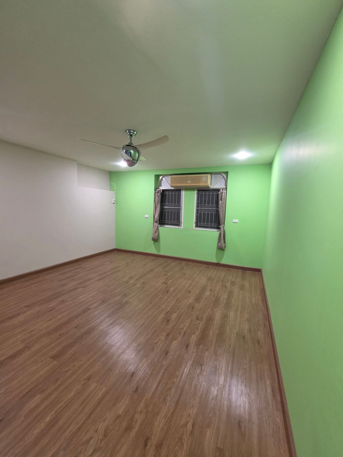 ขายทาวน์โฮมปิ่นเกล้า จรัญสนิทวงศ์ : หลังมุม 35ตรว 3นอน3น้ำ ทาวน์โฮม 2 ชั้น อิ่มอัมพร 1 จรัญสนิทวงศ์ 13