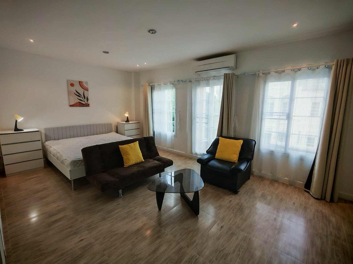 ให้เช่าบ้านท่าพระ ตลาดพลู วุฒากาศ : 🏡 ปล่อยเช่า Townhouse รีโนเวทใหม่ ใจกลางสาทร | ใกล้ BTS เพียง 4 นาที ✨