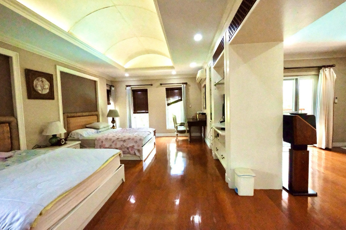 ขายบ้านปิ่นเกล้า จรัญสนิทวงศ์ : ✨คฤหาสน์ส่วนตัว บนพื้นที่1ไร่1งาน2ตร.ว. กรุงเทพ ตลิ่งชัน หมู่บ้าน กฤษดานคร14 (Luxury House Krissadanakorn14)