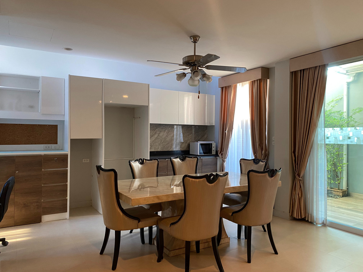 HouseSapankwai,Jatujak : [FOR RENT AND SELL] I-nine Inthamara 9 for sale and rent, 3-story detached house, I-nine project, Soi Inthamara 9, house style, 3 bedrooms, 5 bathrooms, size 39 sq m., usable area 302 sq m., near BTS Saphan Khwai Station, only 1 km., with parking for 3 ca