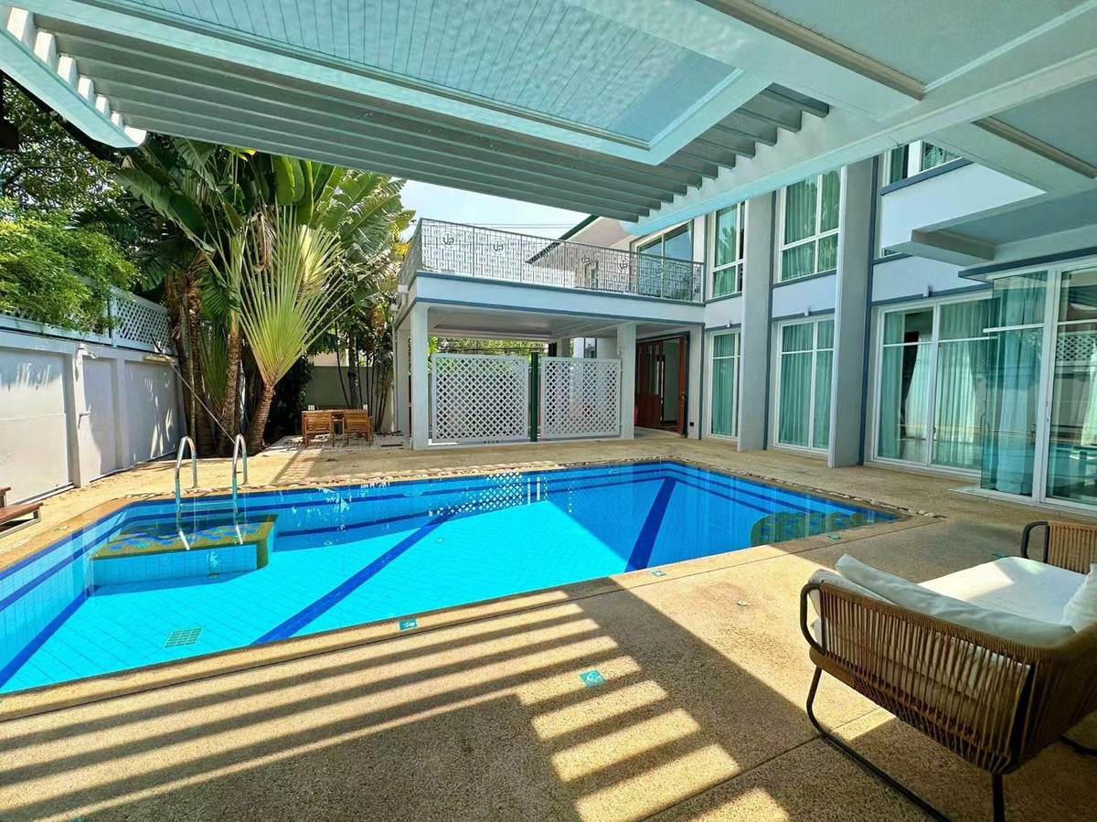 ให้เช่าสุขุมวิท อโศก ทองหล่อ : 🌈บ้านพูลวิลล่าเดี่ยว 3 ชั้น  พร้อมสระว่ายน้ำ 🎤