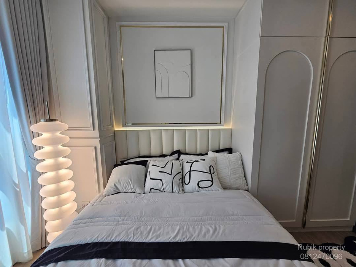 For RentCondoKasetsart, Ratchayothin : 🏙 **Condo for rent Aspire Ratchayothin (Corner room, pool view, Rare Unit)** Beautifully decorated, fully furnished, ready to move in immediately ✨ RB1831