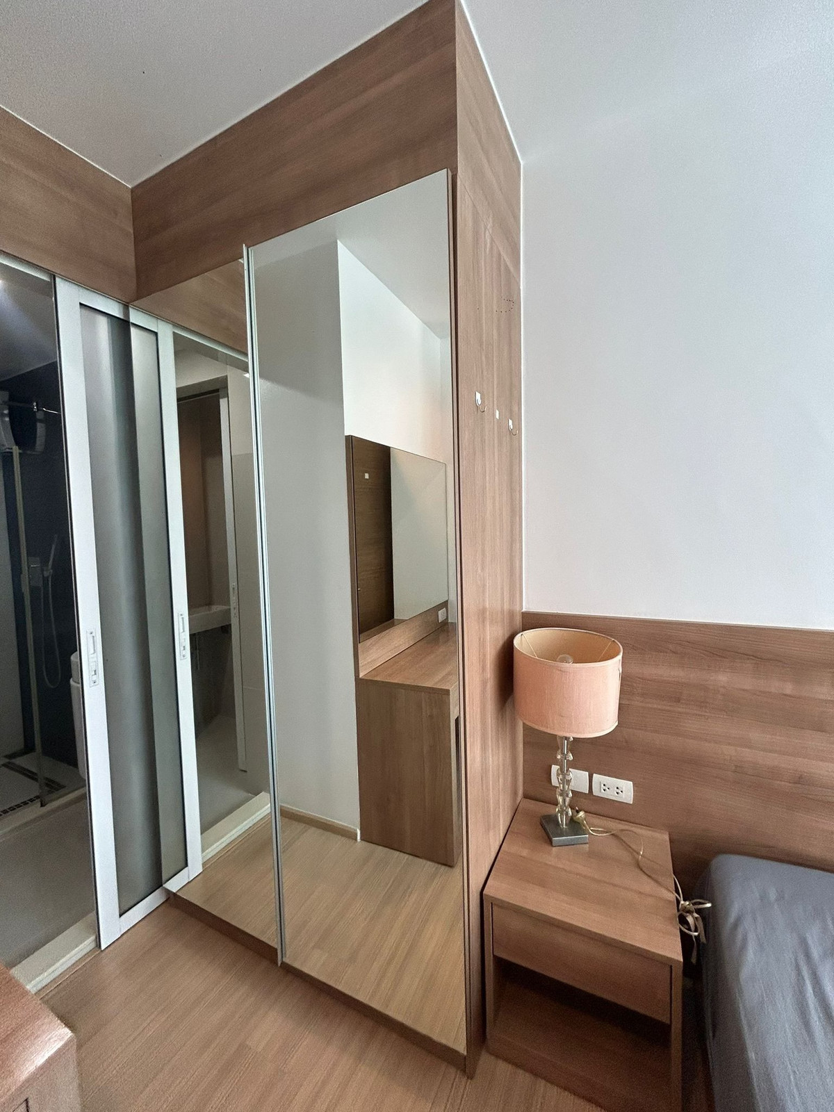 ให้เช่าคอนโดอ่อนนุช อุดมสุข : ให้เช่าห้องพร้อมทุกอย่าง รวมwifi ใกล้ BTSอ่อนนุช 200 ม. รับ3,6 เดือน 1 นอน 1 น้ำ ไซส์ 35 ตร.ม.20K.ราคาดีม้าก Rhythm Sukhumvit 089-6620022