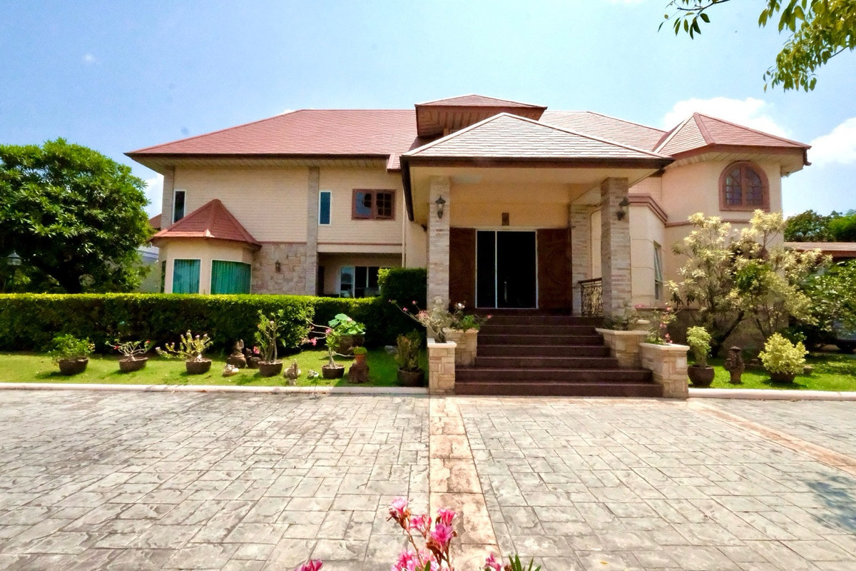 ขายบ้านปิ่นเกล้า จรัญสนิทวงศ์ : ✨คฤหาสน์ส่วนตัว บนพื้นที่1ไร่1งาน2ตร.ว. กรุงเทพ ตลิ่งชัน หมู่บ้าน กฤษดานคร14 (Luxury House Krissadanakorn14)