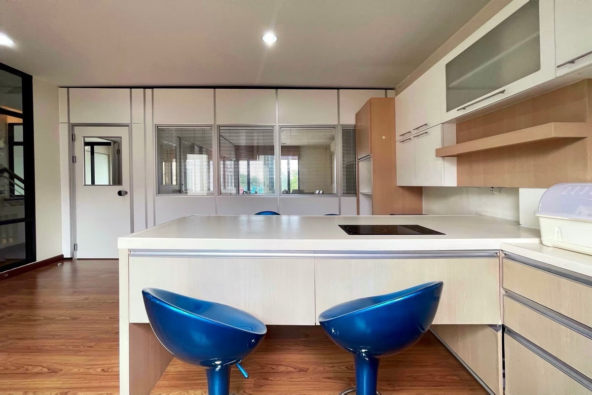 ให้เช่าโฮมออฟฟิศบางนา แบริ่ง ลาซาล : โฮมออฟฟิต 4 ชั้น ตกแต่งสวยงาม ให้เช่า ย่านบางนา ใกล้ตลาดเซฟวันโก บางนา