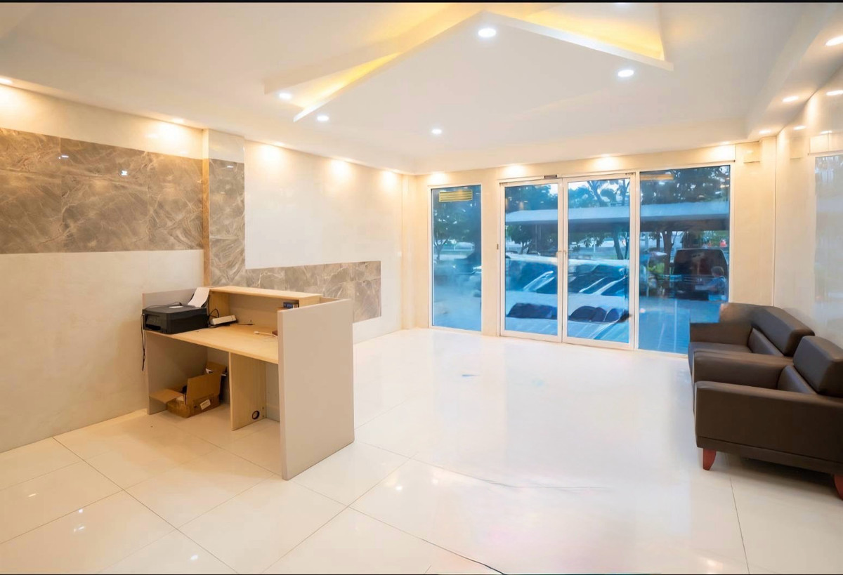 For SaleHome OfficeLadkrabang, Suwannaphum Airport : Home Office for Sale near Suvarnabhumi Airport Ideal for Business Registration High Connectivity to Motorway and Expressway Investment Opportunity