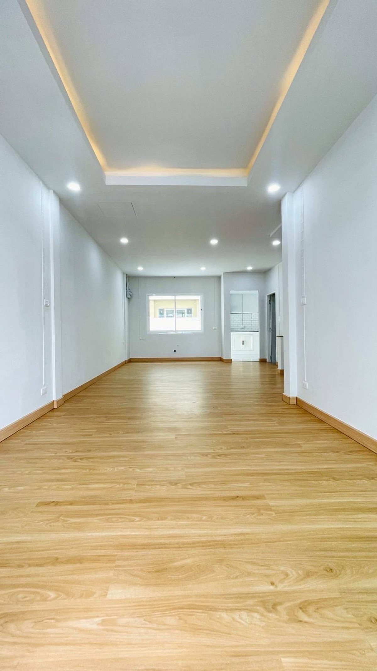 ขายทาวน์โฮมนนทบุรี บางใหญ่ บางบัวทอง : ขายทาวน์เฮาส์บุศรินทร์ L&H บ้านกล้วย-ไทรน้อย 20.5 ตร.ว. ใกล้ MRT คลองบางไผ่ ฟรีโอน