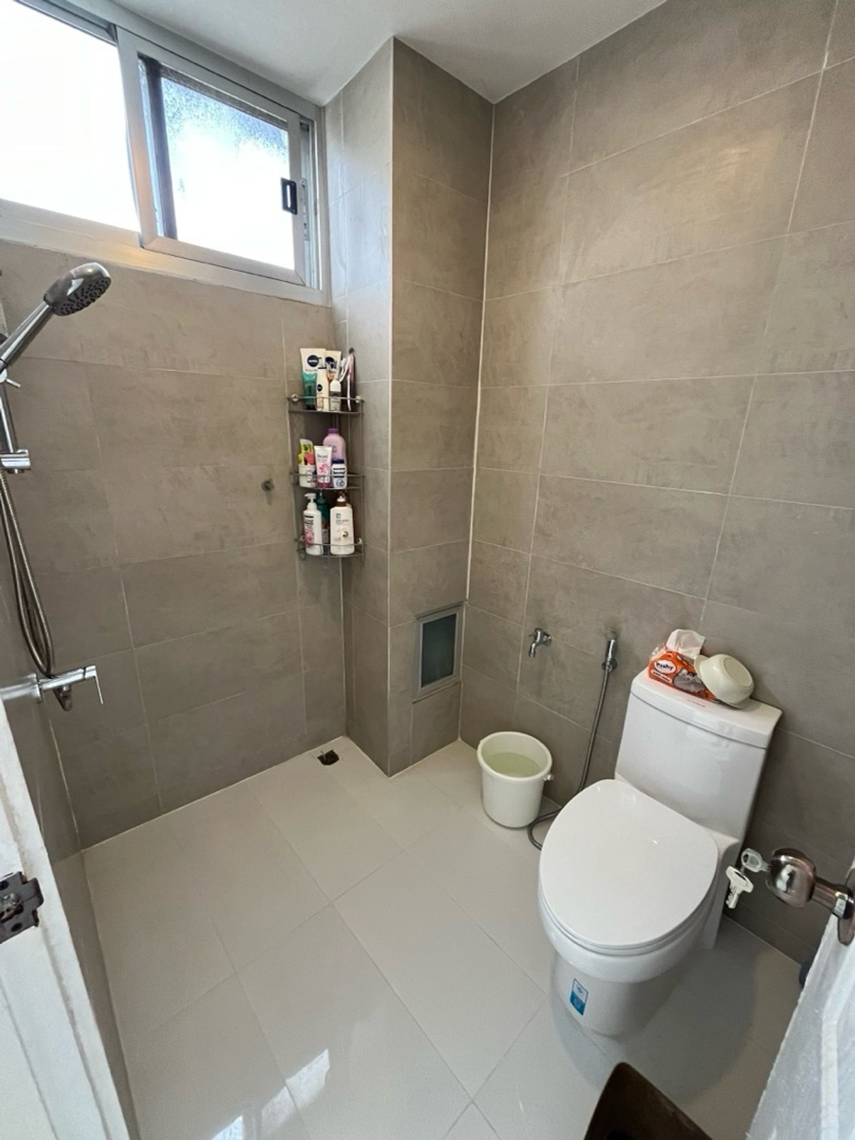 ให้เช่าอาคารพาณิชย์อารีย์ อนุสาวรีย์ : อาคารพาณิชย์ อารีย์ พหลโยธิน ใกล้ BTS อารีย์ 270 เมตร ทำเลดี ติดถนนใหญ่