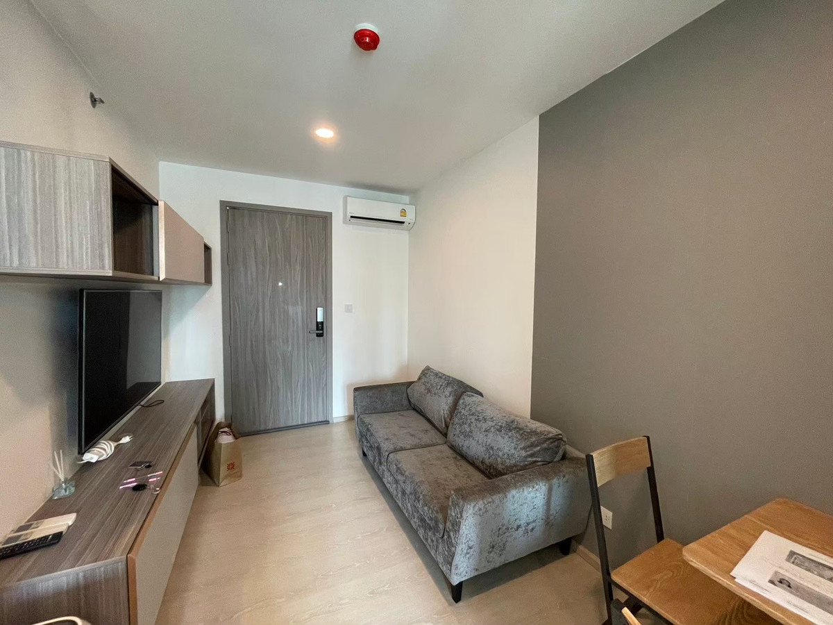 For RentCondoVipawadee, Don Mueang, Lak Si : Knightsbridge Phahonyothin - Interchange, 1 bedroom, 1 bathroom, size 35 sq m, Building B, 8th floor, rental price 14000 baht per month.