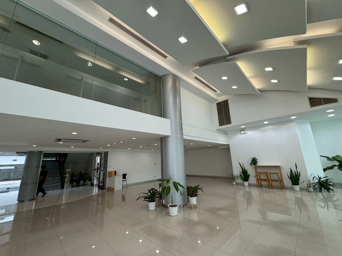 ให้เช่าร้านค้า/ตลาดนัดสุขุมวิท อโศก ทองหล่อ : พื้นที่ให้เช่า สภาพสมบูรณ์ อโศก-เพชรบุรี  ** NO CO-AGENT **  